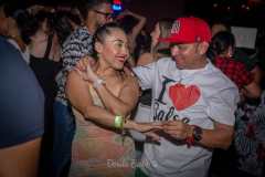 pareja-bailando-bachata-en-el-social